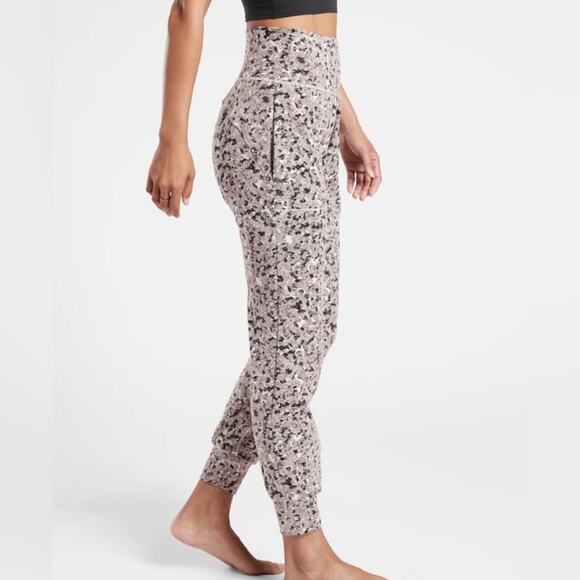Athleta Salutation Textured Jogger Size S - Picture 1 of 9
